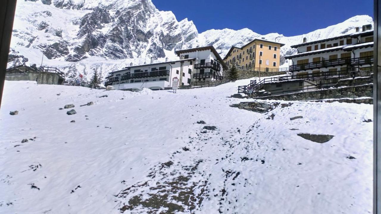 Giomein Sporting Red House Breuil-Cervinia Extérieur photo